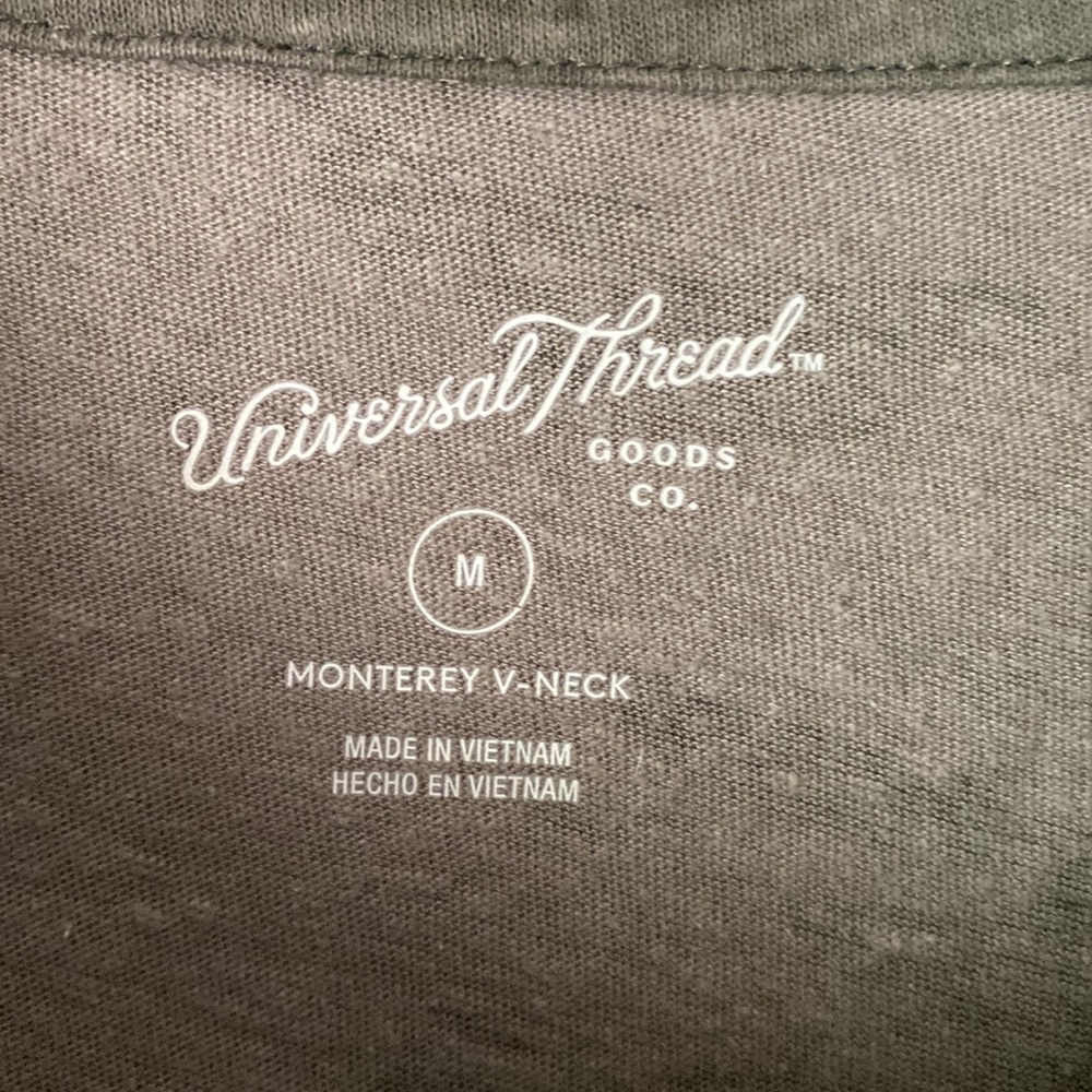 Universal Thread Vneck - Picture 2 of 2